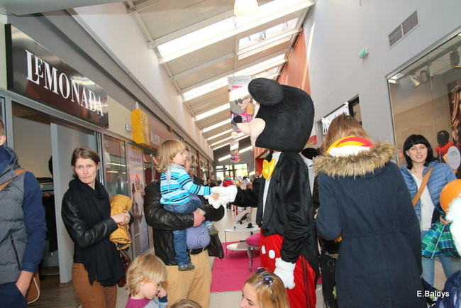 Tort na 15-lecie CH Manhattan (zdjęcia)