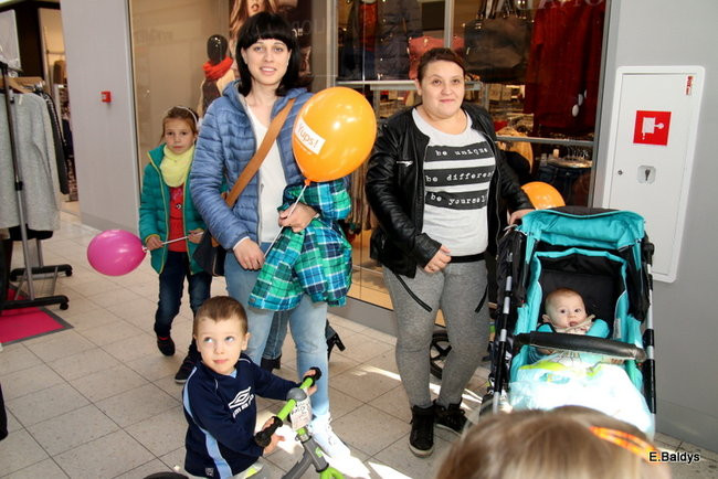 Tort na 15-lecie CH Manhattan (zdjęcia)