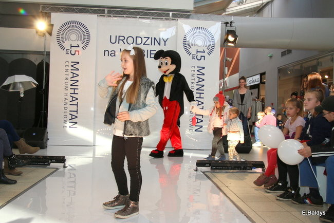 Tort na 15-lecie CH Manhattan (zdjęcia)