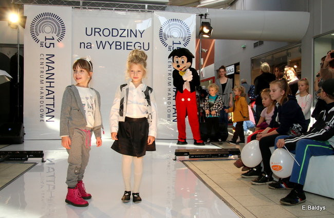 Tort na 15-lecie CH Manhattan (zdjęcia)