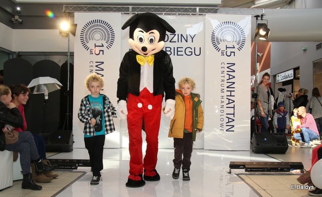 Tort na 15-lecie CH Manhattan (zdjęcia)