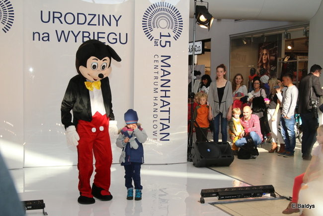 Tort na 15-lecie CH Manhattan (zdjęcia)