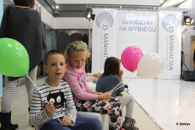 Tort na 15-lecie CH Manhattan (zdjęcia)