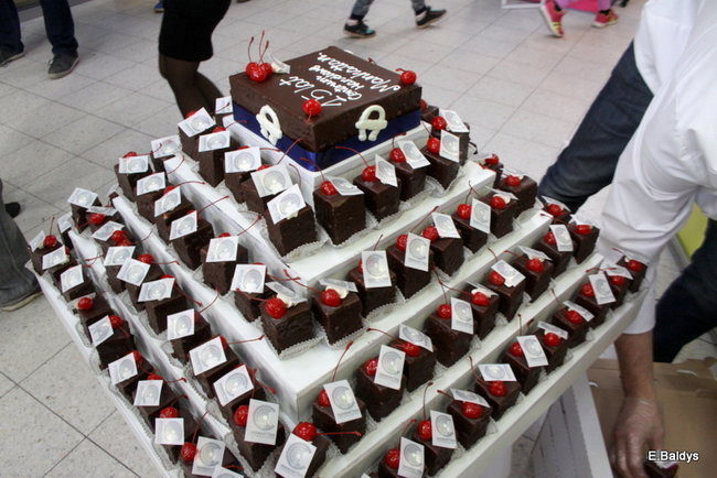 Tort na 15-lecie CH Manhattan (zdjęcia)