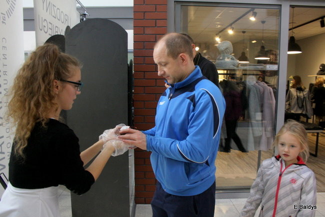 Tort na 15-lecie CH Manhattan (zdjęcia)