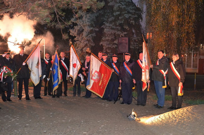 Mocne słowa pod skromnym pomnikiem (zdjęcia)