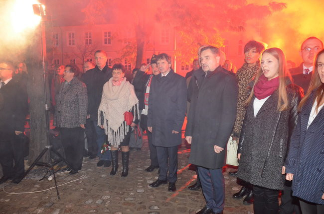 Mocne słowa pod skromnym pomnikiem (zdjęcia)