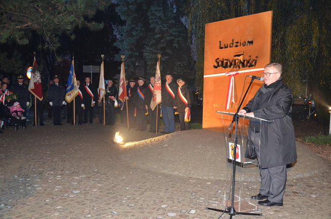 Mocne słowa pod skromnym pomnikiem (zdjęcia)