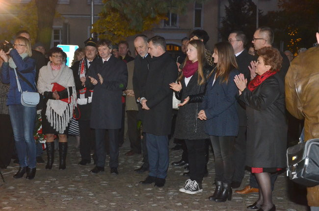 Mocne słowa pod skromnym pomnikiem (zdjęcia)