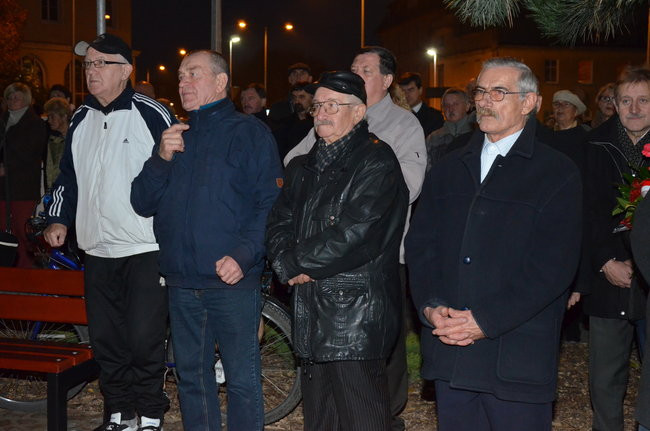 Mocne słowa pod skromnym pomnikiem (zdjęcia)