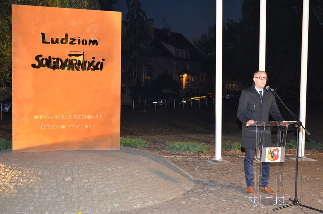 Mocne słowa pod skromnym pomnikiem (zdjęcia)