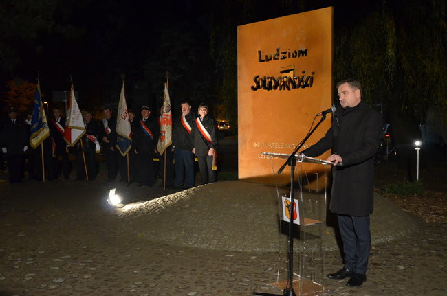 Mocne słowa pod skromnym pomnikiem (zdjęcia)