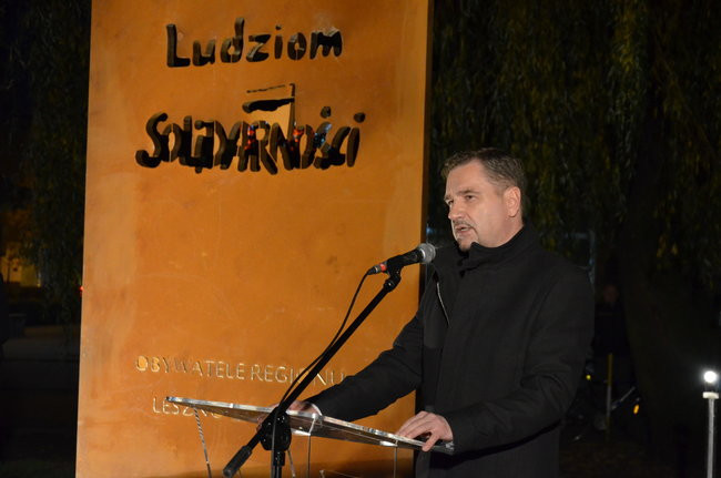 Mocne słowa pod skromnym pomnikiem (zdjęcia)