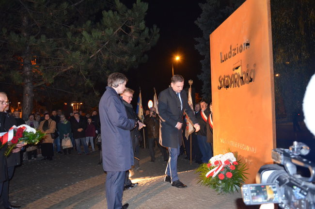 Mocne słowa pod skromnym pomnikiem (zdjęcia)