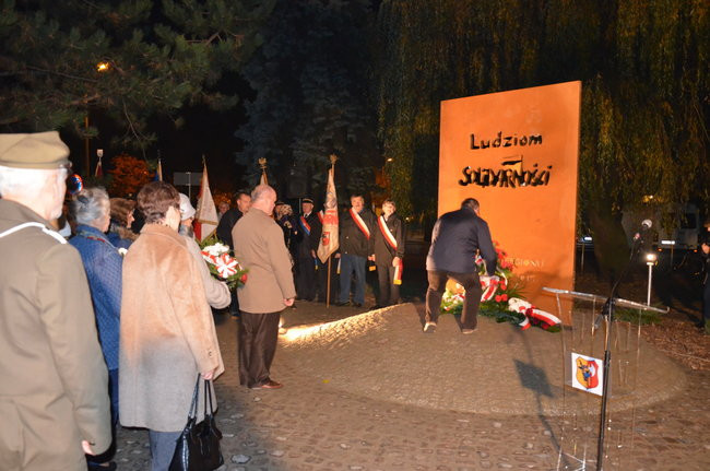 Mocne słowa pod skromnym pomnikiem (zdjęcia)