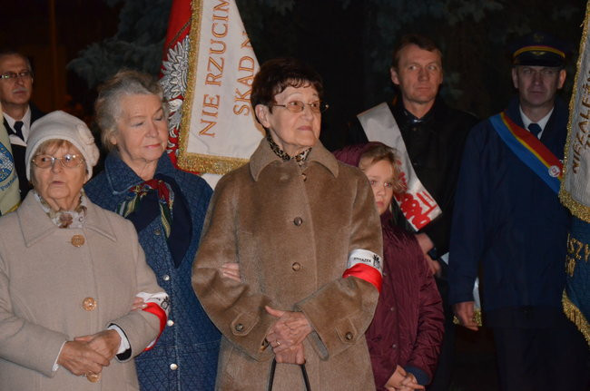 Mocne słowa pod skromnym pomnikiem (zdjęcia)