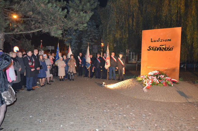 Mocne słowa pod skromnym pomnikiem (zdjęcia)