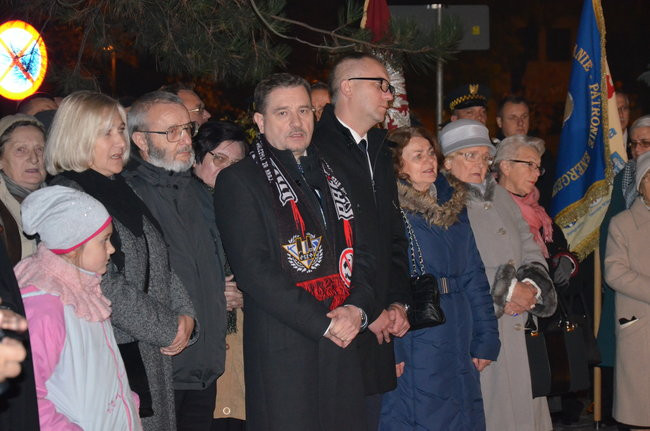 Mocne słowa pod skromnym pomnikiem (zdjęcia)