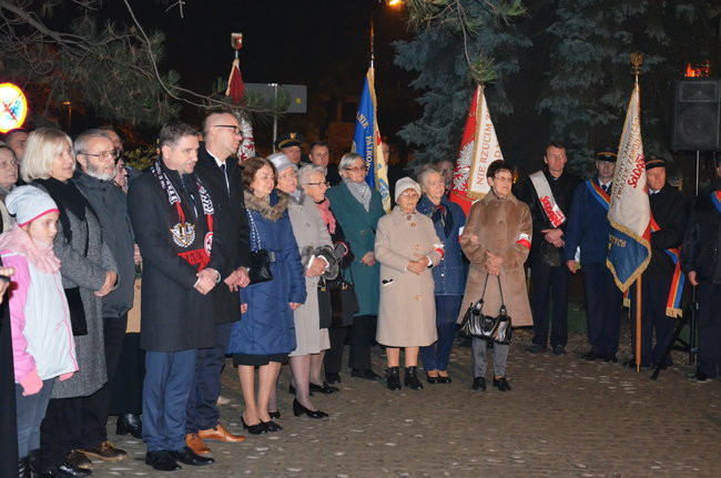 Mocne słowa pod skromnym pomnikiem (zdjęcia)