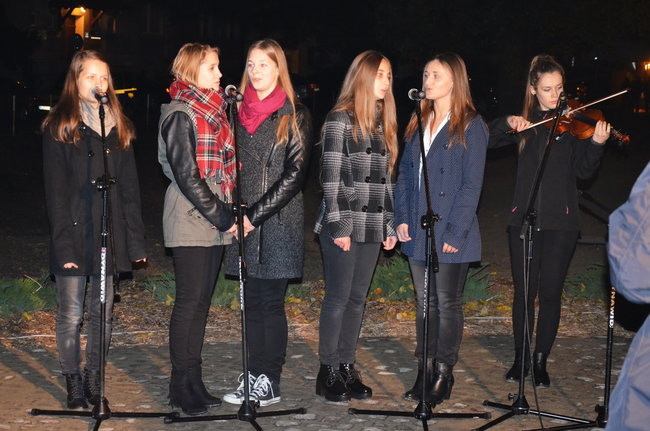 Mocne słowa pod skromnym pomnikiem (zdjęcia)