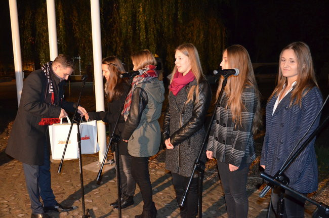 Mocne słowa pod skromnym pomnikiem (zdjęcia)