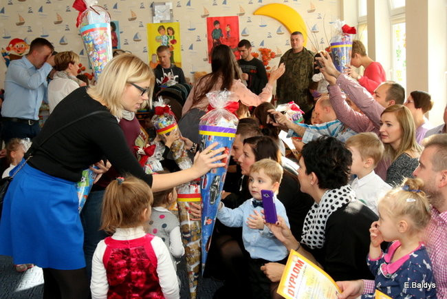 Pasowanie na przedszkolaka w PM 3 (zdjęcia)