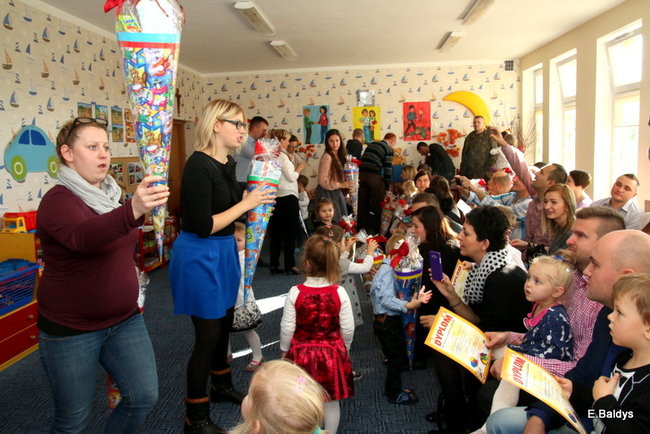 Pasowanie na przedszkolaka w PM 3 (zdjęcia)