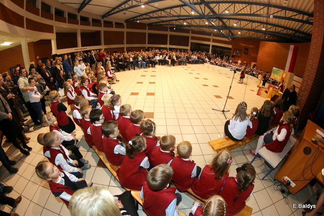 Pasowanie na dworze Króla Stanisława w SP 13 (zdjęcia)