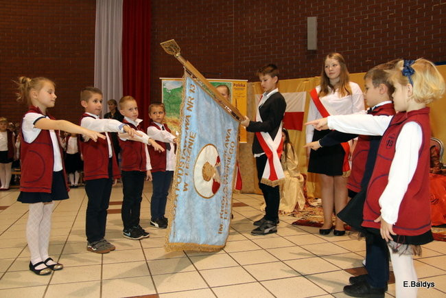 Pasowanie na dworze Króla Stanisława w SP 13 (zdjęcia)