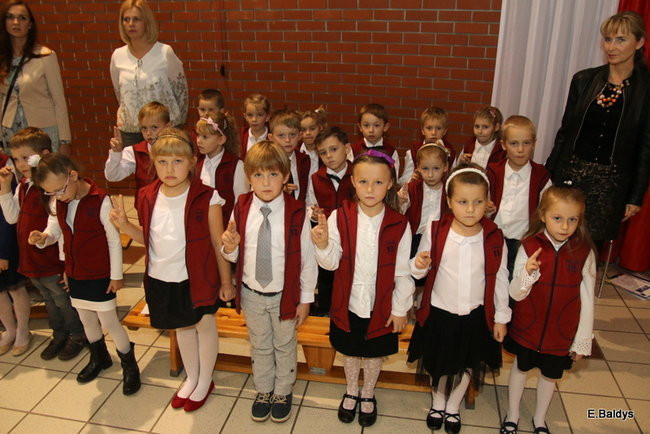 Pasowanie na dworze Króla Stanisława w SP 13 (zdjęcia)