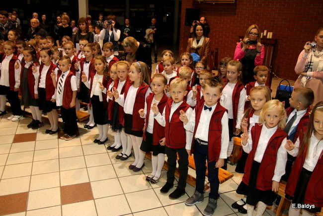 Pasowanie na dworze Króla Stanisława w SP 13 (zdjęcia)