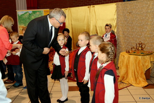 Pasowanie na dworze Króla Stanisława w SP 13 (zdjęcia)