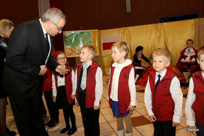 Pasowanie na dworze Króla Stanisława w SP 13 (zdjęcia)