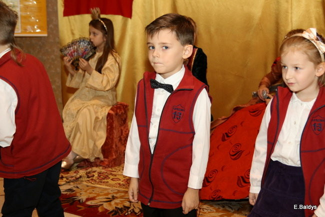Pasowanie na dworze Króla Stanisława w SP 13 (zdjęcia)