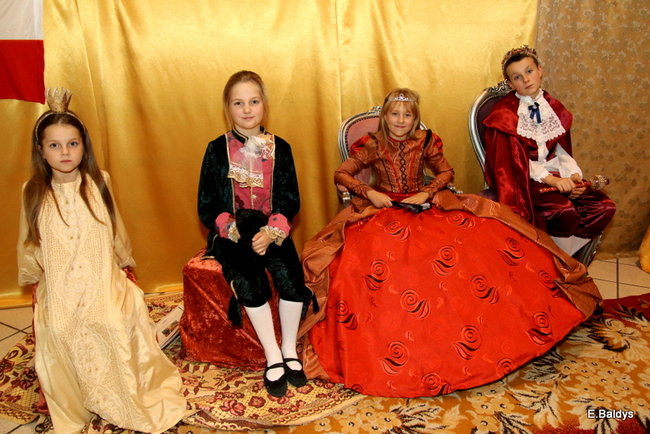 Pasowanie na dworze Króla Stanisława w SP 13 (zdjęcia)