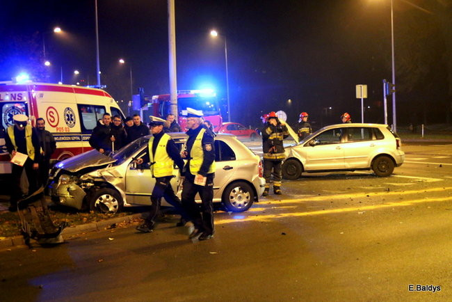 Wypadek w centrum Leszna. Dwie osoby ranne