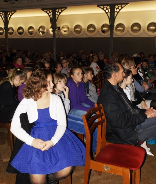 Dali czadu po angielsku (zdjęcia)