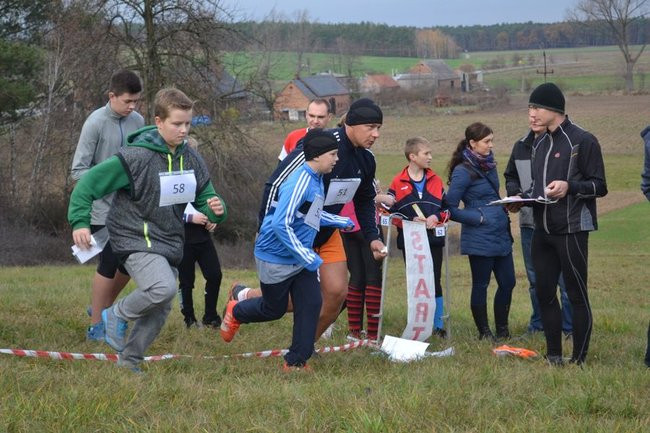 Niepodległościowe bieganie w Bojanicach (zdjęcia)