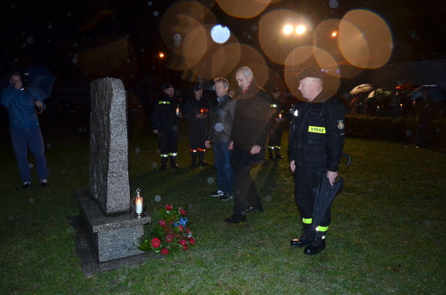 Święciechowianie solidarni z Francuzami (zdjęcia)