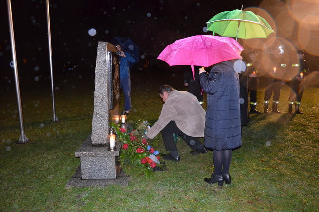 Święciechowianie solidarni z Francuzami (zdjęcia)