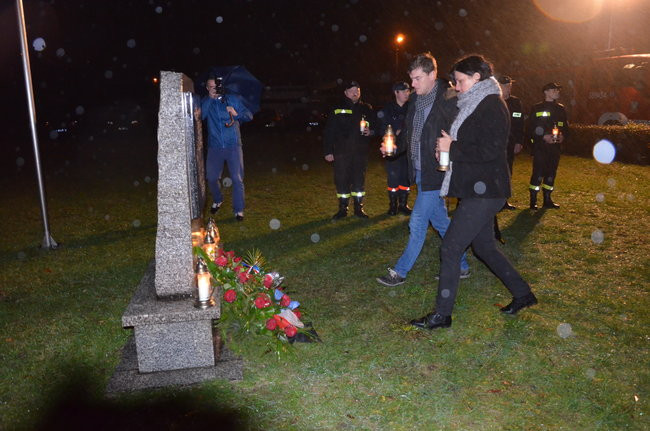 Święciechowianie solidarni z Francuzami (zdjęcia)