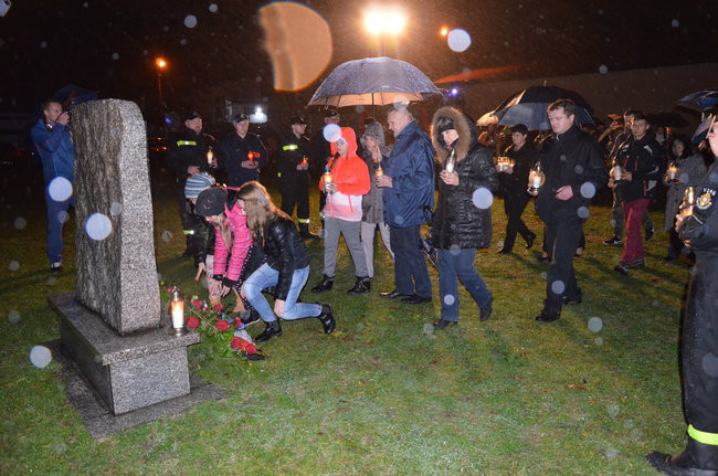 Święciechowianie solidarni z Francuzami (zdjęcia)