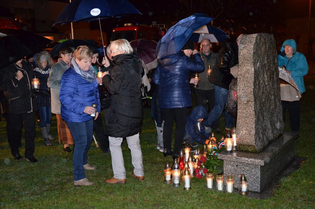 Święciechowianie solidarni z Francuzami (zdjęcia)