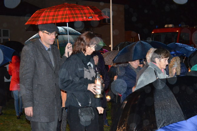 Święciechowianie solidarni z Francuzami (zdjęcia)