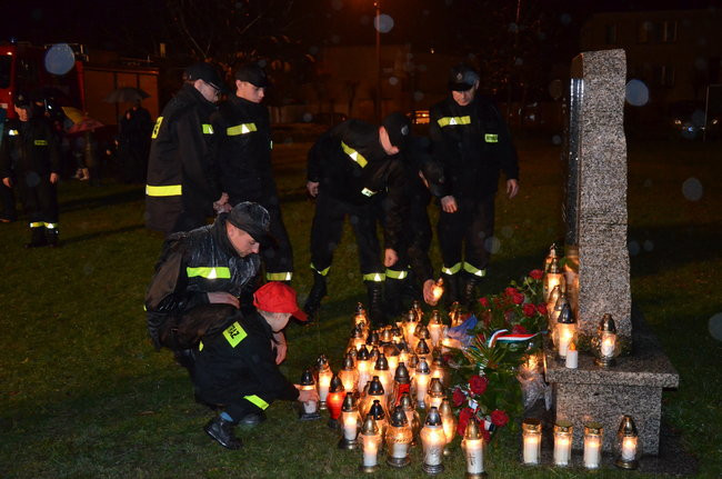 Święciechowianie solidarni z Francuzami (zdjęcia)