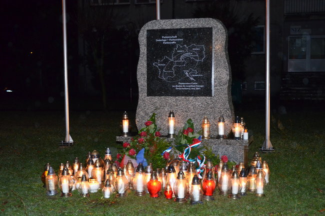 Święciechowianie solidarni z Francuzami (zdjęcia)