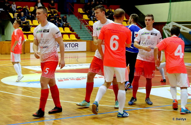 Porażka w Trapezie (zdjęcia)