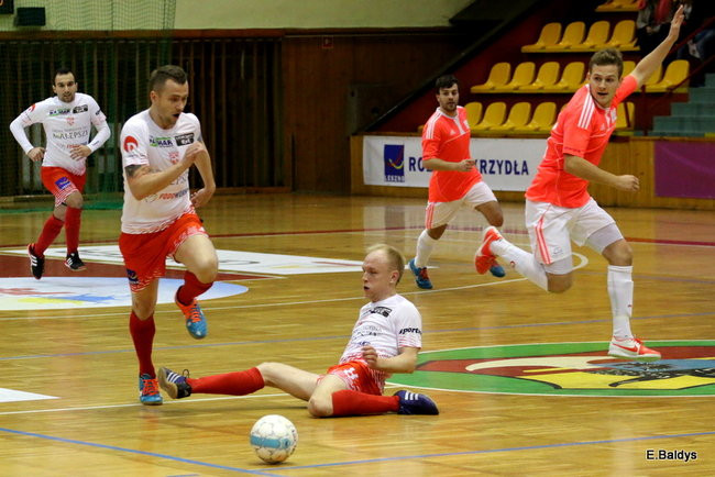 Porażka w Trapezie (zdjęcia)