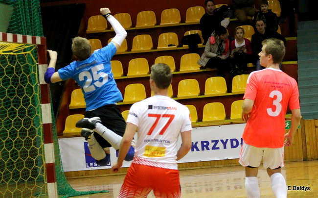 Porażka w Trapezie (zdjęcia)