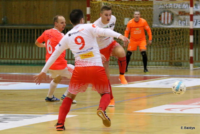 Porażka w Trapezie (zdjęcia)